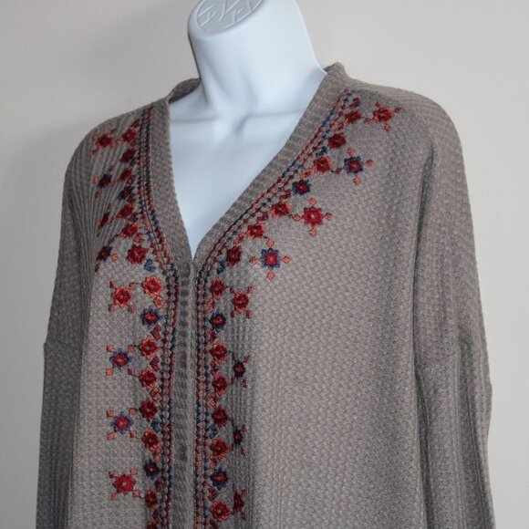 Entro Waffle Knit Button Down Embroidered Top - Picture 3 of 6